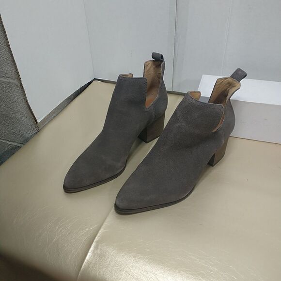 Lucky Brand Women’s SZ 12 M Jabilo Boot Suede Gray. Condition is Pre-owned. - Picture 12 of 12